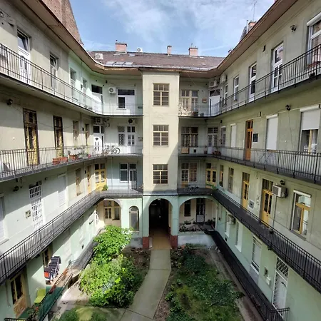 Apartment Cosy Flat Next To Andrassy Av Budapest